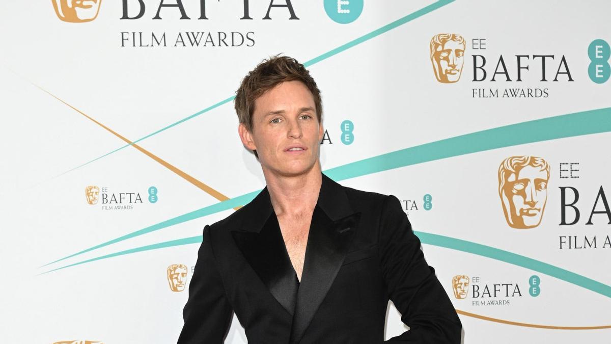 Premios BAFTA 2023: los looks más espectaculares de las famosas