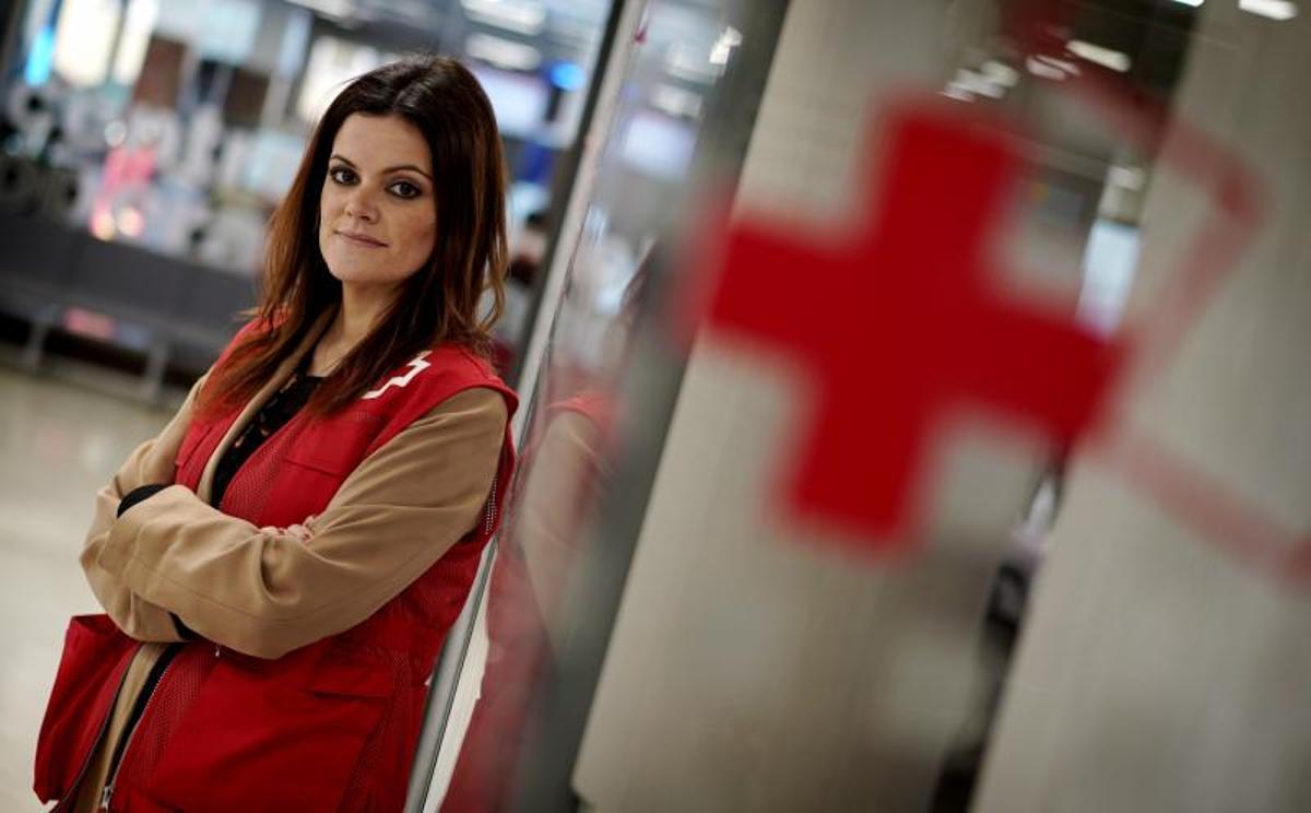 Alhena Pérez, técnico del área sociosanitaria de Cruz Roja.