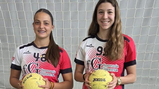 Martina Franco, a la izquierda, y Claudia Toledo.  |