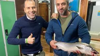 ¡El Campanu salió madrugador! Un salmón de 3,250 kilos en el río Sella