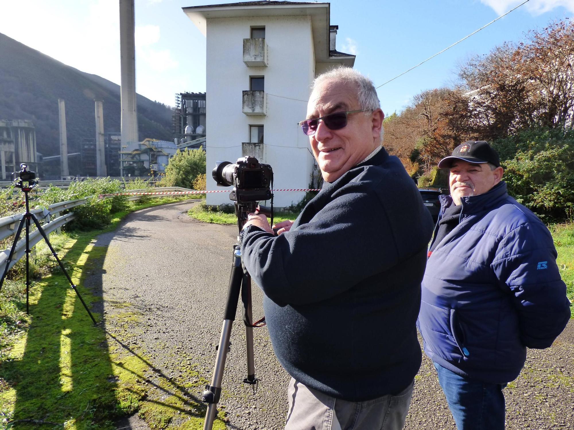 En imágenes: Demolición de los silos de la térmica de Cangas del Narcea