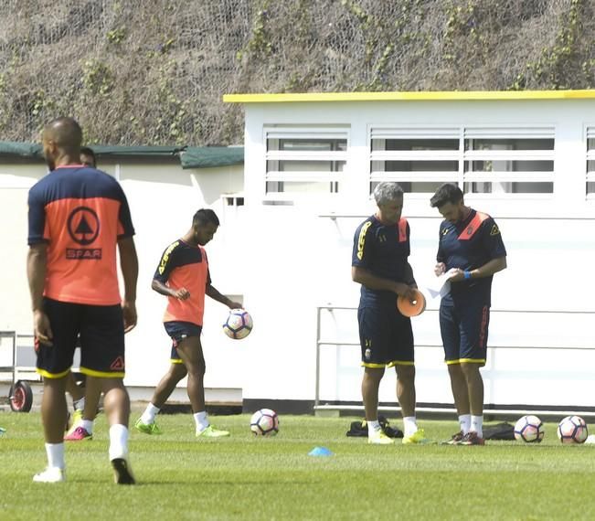 ENTRENAMIENTO DE LA UD LAS PALMAS Y ENTREVISTGA ...