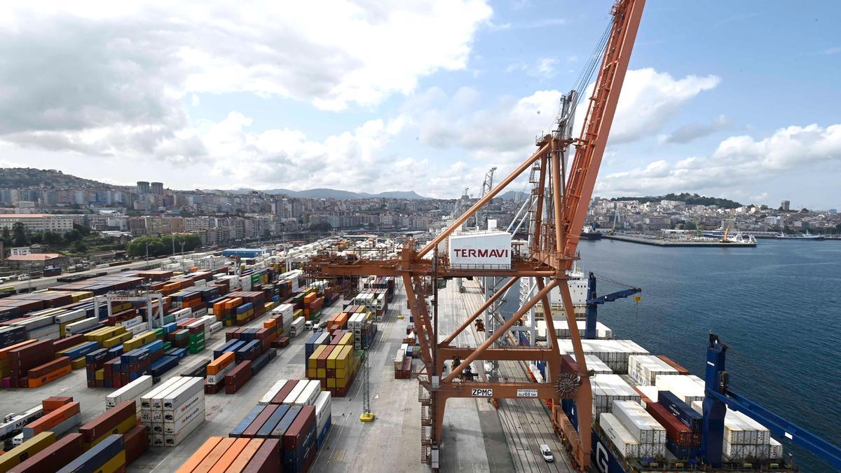 Vista del muelle de Guixar, en el Puerto de Vigo.