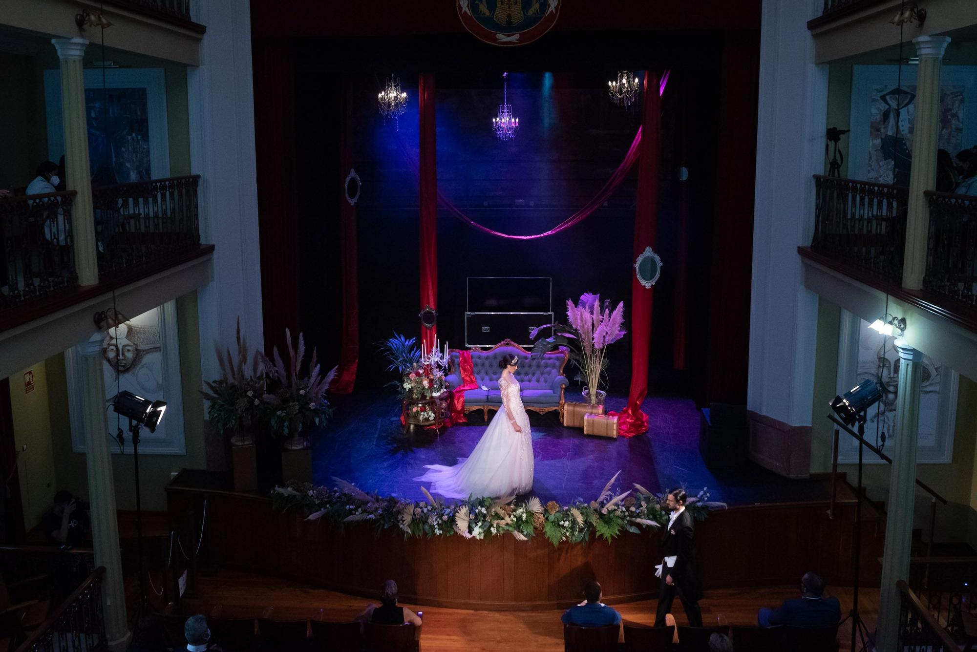 Desfile de Ogadenia Díaz y Lucas Balboa en Moda Cálida