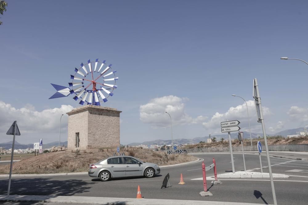 Cortan la calle Llucmajor por un hundimiento en la calzada