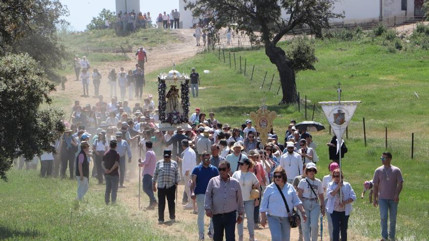 Hinojosa celebra la romería de la Virgen de la Antigua Coronada