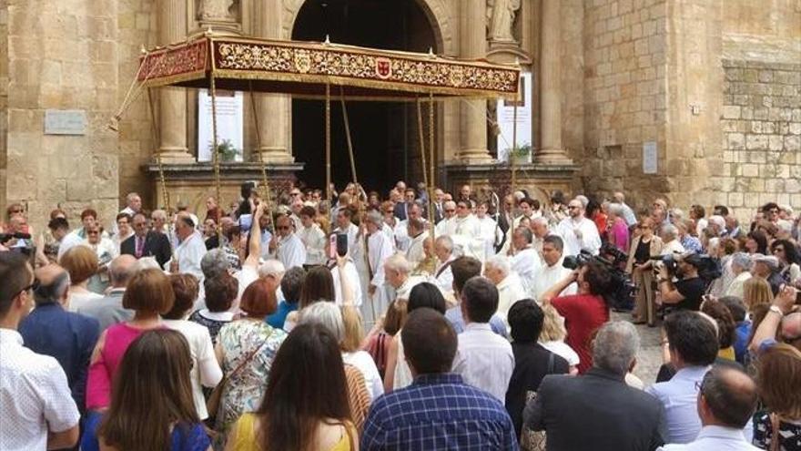 Los Corporales llenan de fervor y visitantes las calles de Daroca