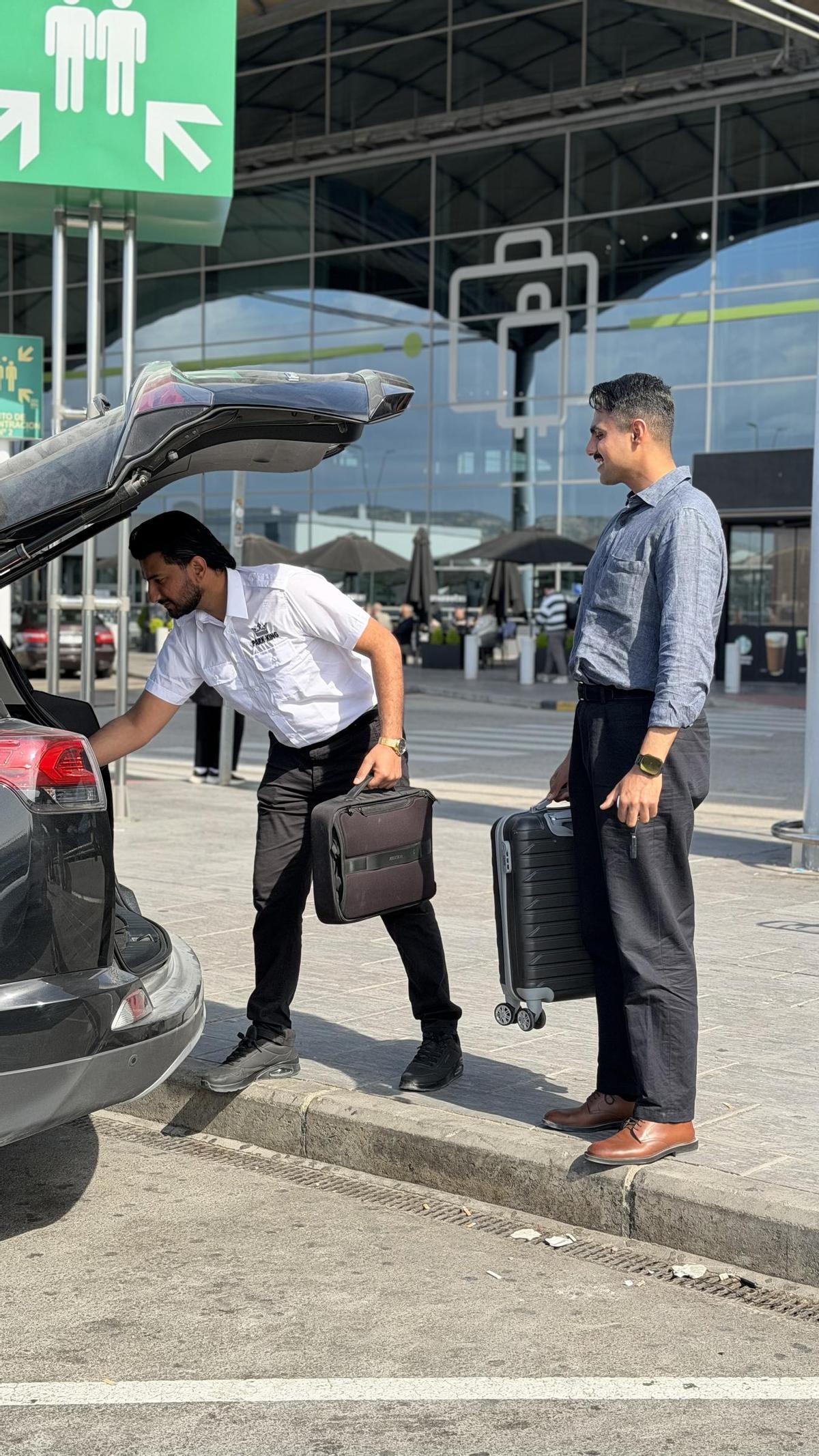 Aunque el valet suele asociarse con hoteles de lujo o servicios exclusivos, PARK-KING quiere acercarlo a cualquier usuario.