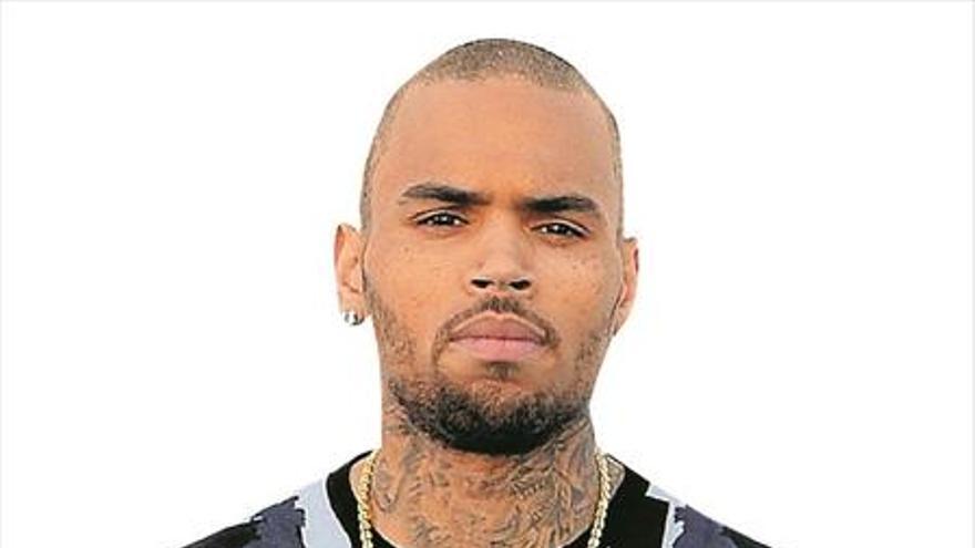 Chris Brown, acusado de violación en París