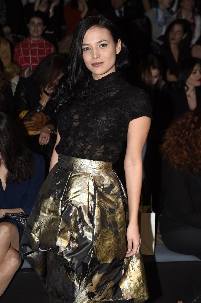 Elisa Mouliaa en el desfile de Hannibal Laguna otoño-invierno 2016/17