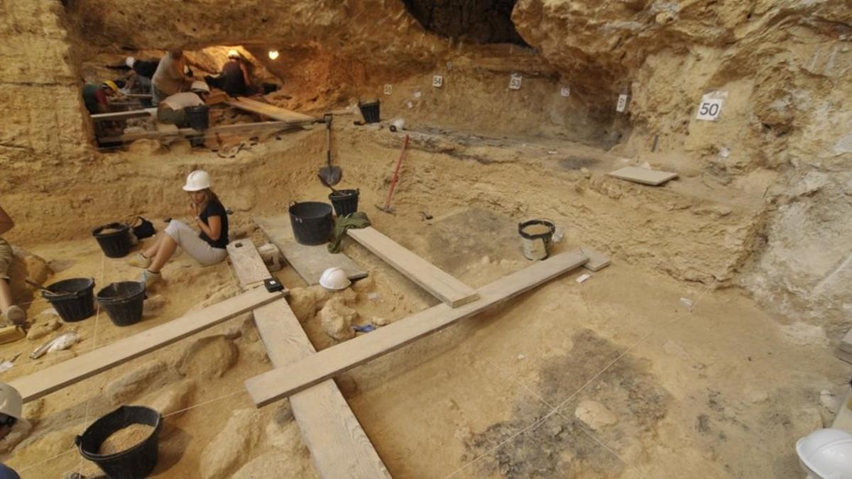 amadridejos11261845 yacimiento del abric roman   campa a de excavaciones de agos170828131915