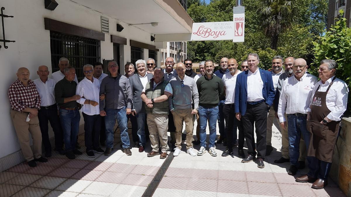 Los asistentes al homenaje
