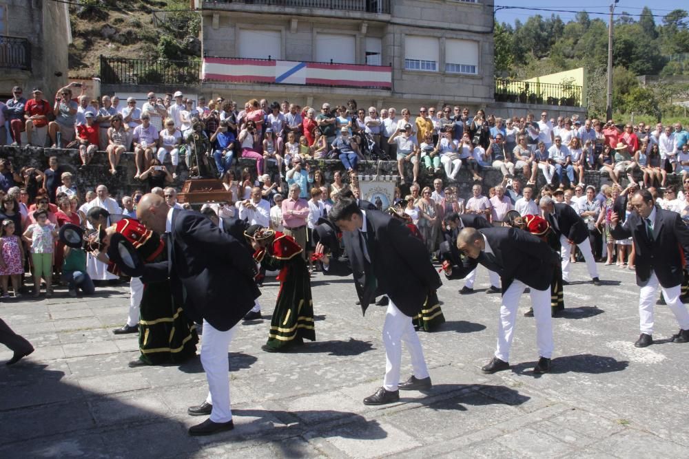 O Hío baila para rendir culto a San Roque