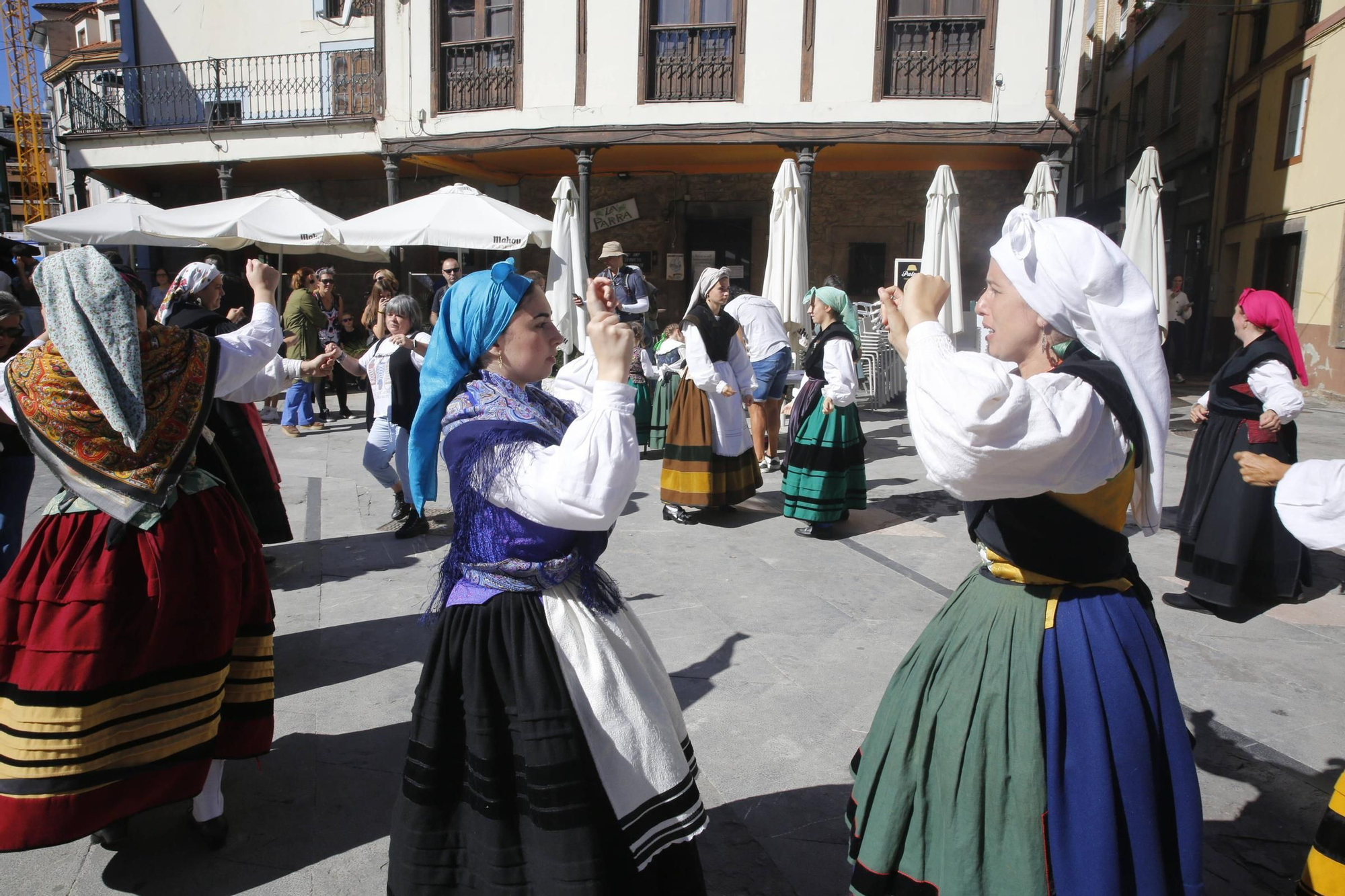En imágenes: así ha sido el Día'l Traxe'l País en Grado