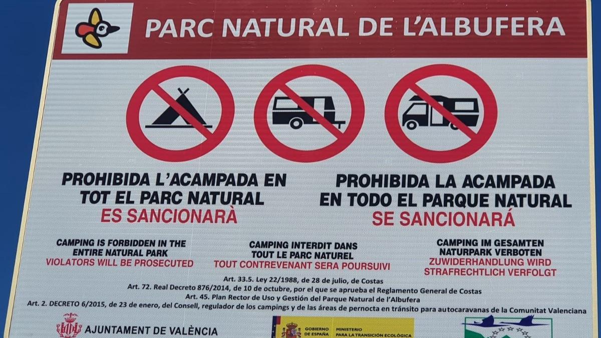 Cartel de prohibición en el Parque Natural de l&#039;Albufera.