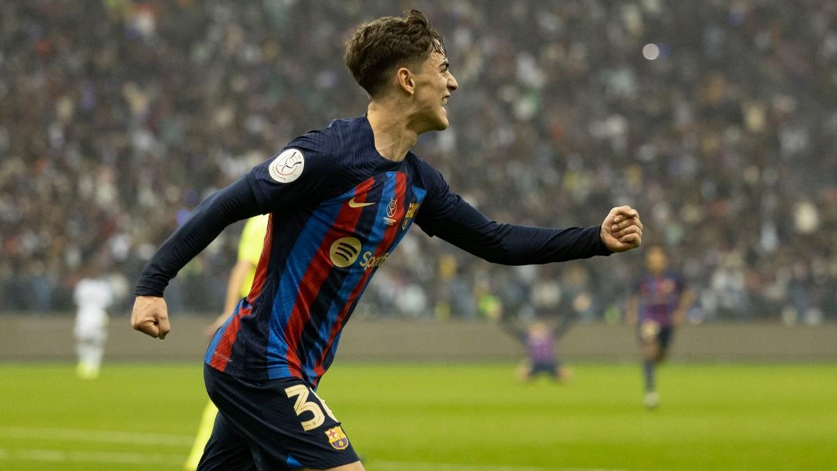 ¡Todo el mundo quiere a Gavi! La afición en Son Moix se volvió loca con él