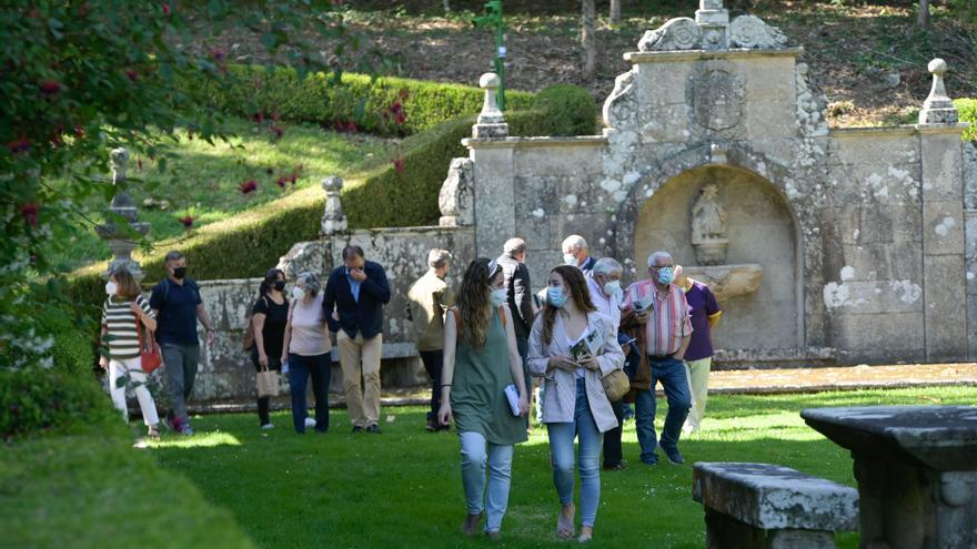 Los jardines del pazo de Meirás abren al público con las primeras visitas guiadas