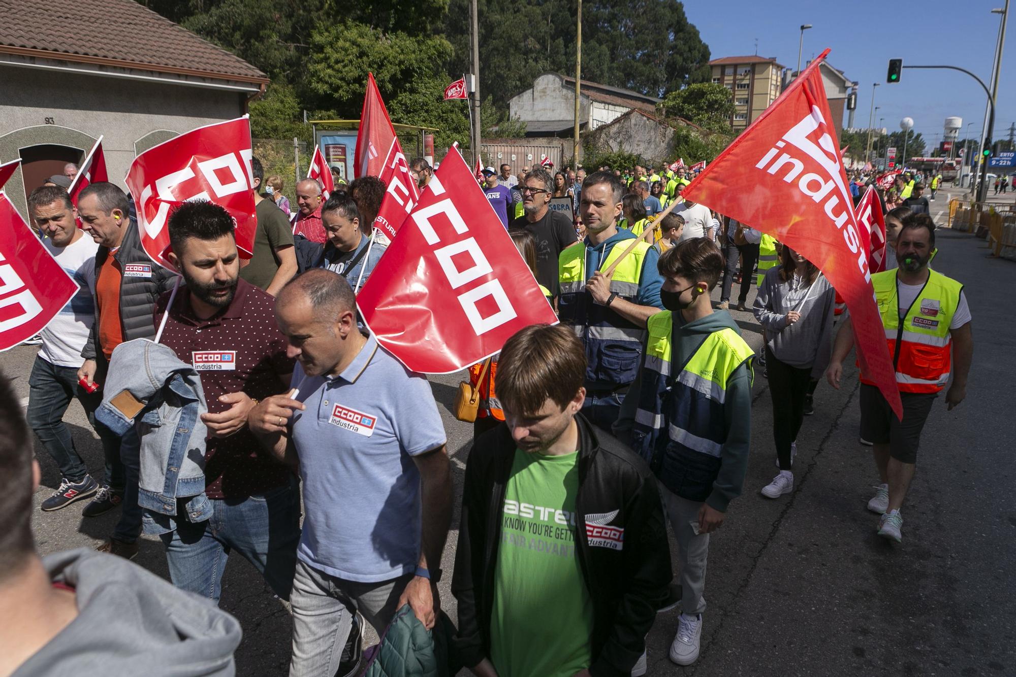 Los trabajadores de Saint-Gobain salen a la calle para frenar los despidos en Avilés