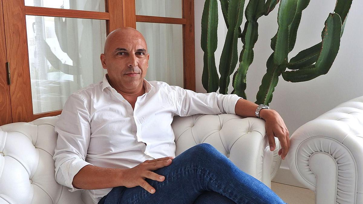Juanma Costa, presidente de los hoteleros de Formentera, durante la entrevista. | C.C.