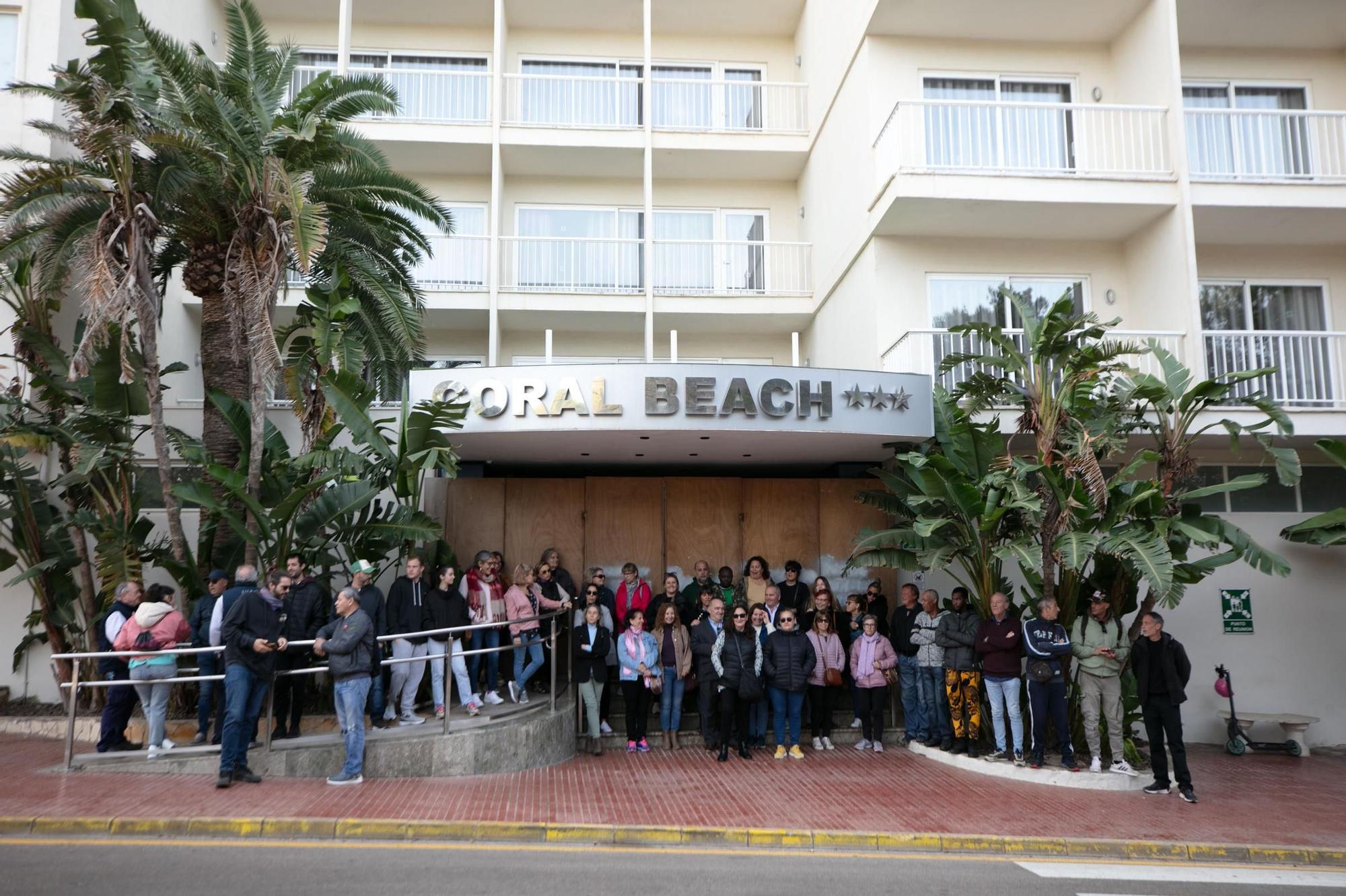 Aquí están las fotos de la concentración de trabajadores de hoteles de la cadena By Llum en es Canar