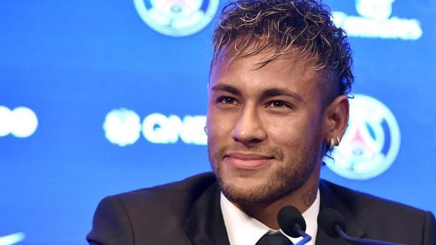 Neymar dice que fichó por el PSG porque buscaba &quot;un nuevo desafío&quot;