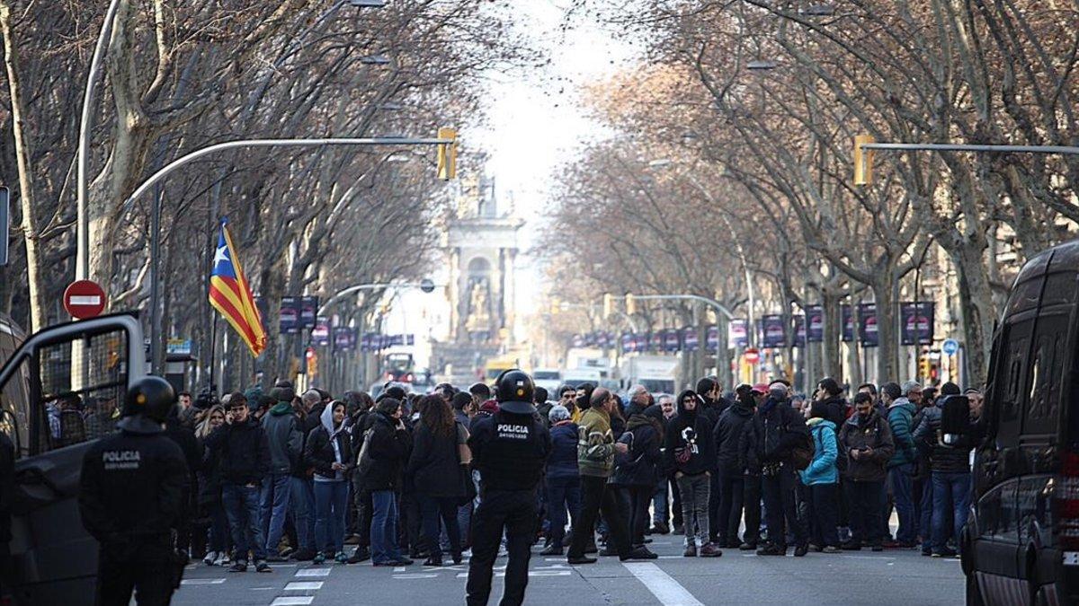 La Gran Via de Barcelona, cortada