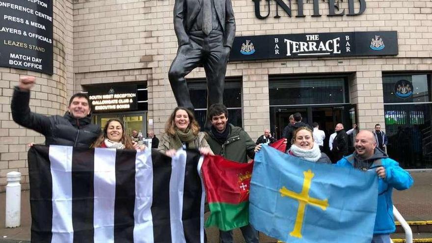 Chema Gutiérrez, Laura García, Paola Toyos, Keith Hustwaite, María Fuentecilla y Antonio Balmori, en Newcastle.