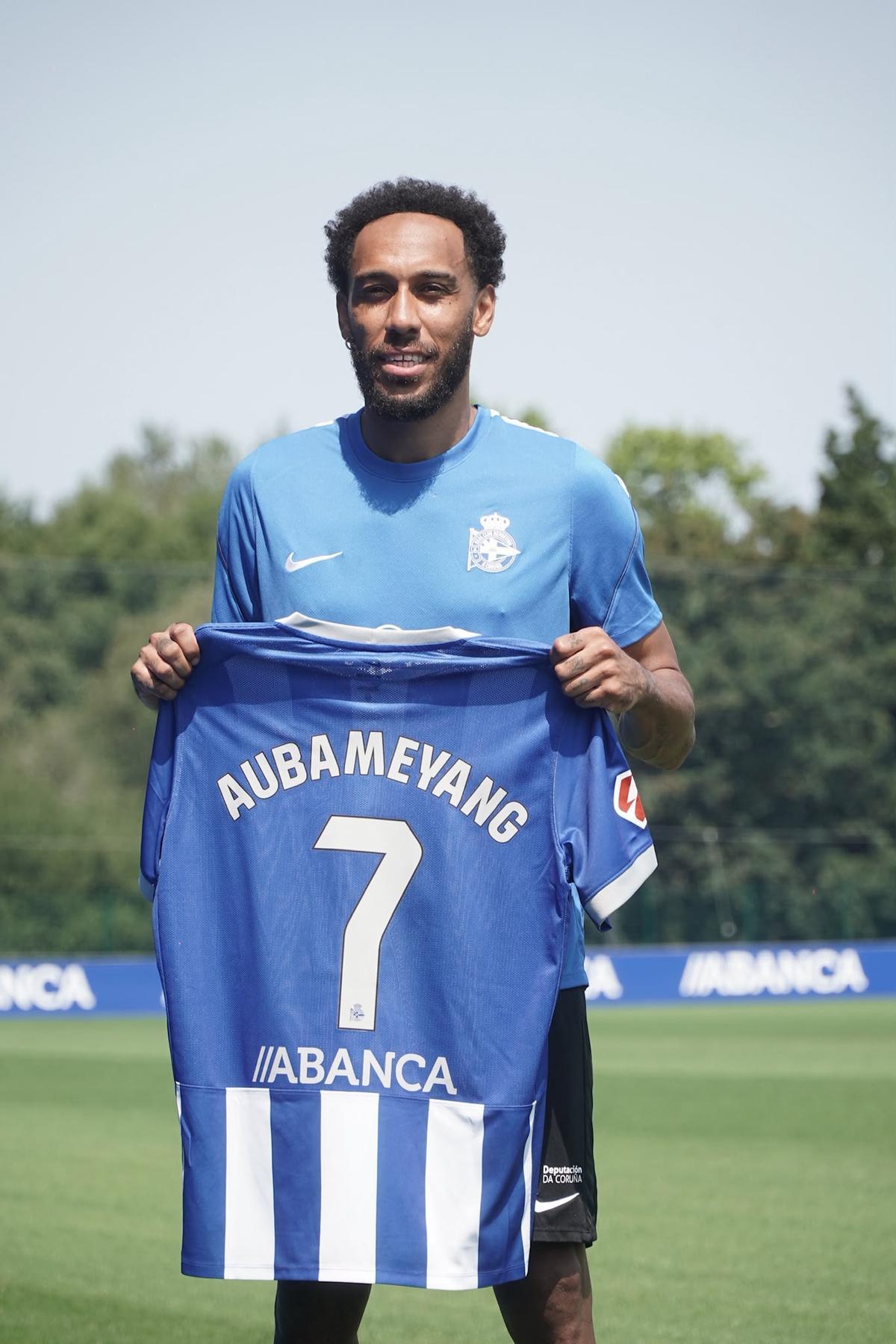 El Deportivo presenta a Aubameyang