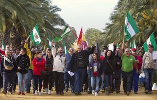 Ocupada una finca de Cayetano de Alba en defensa del honor de los jornaleros