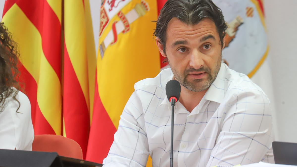 El alcalde Eduardo Dolón durante un pleno del Ayuntamiento de Torrevieja