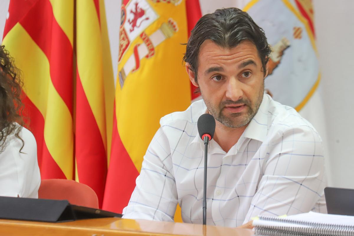 El alcalde Eduardo Dolón durante un pleno del Ayuntamiento de Torrevieja