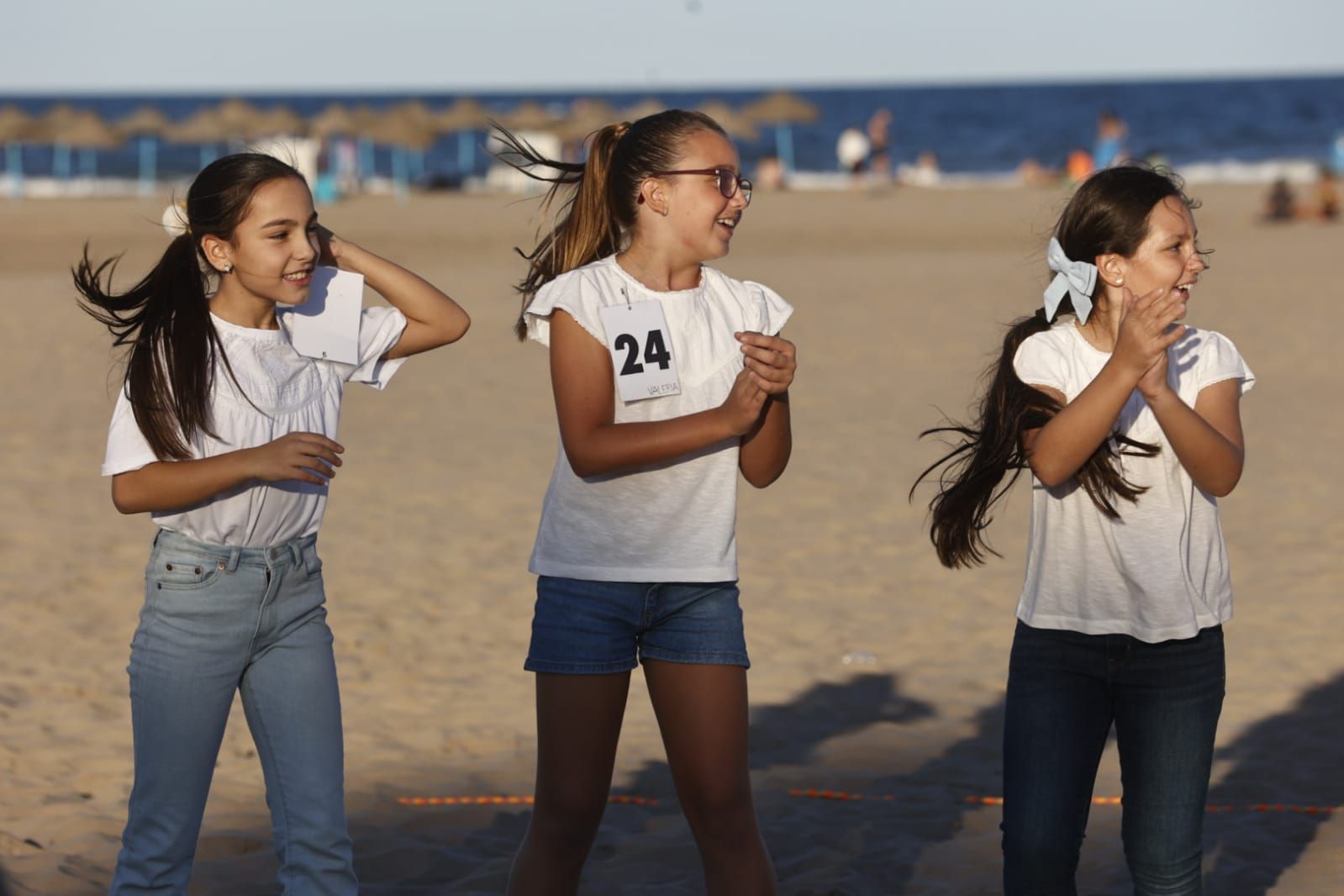 La fiesta playera de las candidatas a Fallera Mayor Infantil de València 2024