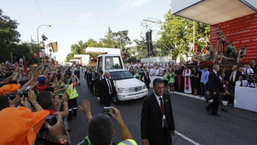 Presencia de la Semana Santa de Zamora en el vía crucis de Madrid presidido por el papa.