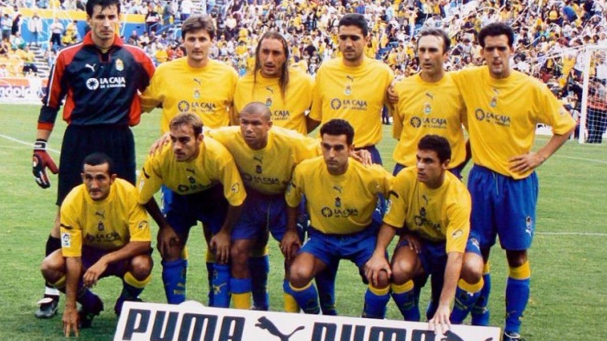 La alineación titular de la UD que selló el ascenso a Primera en el Insular.