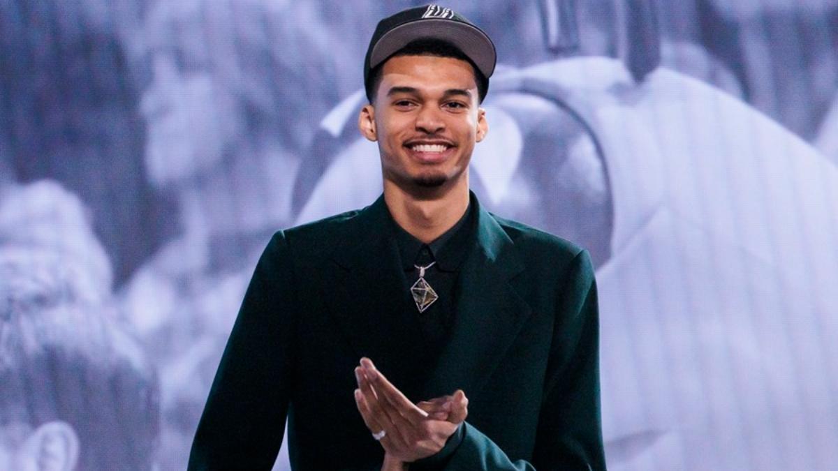 Wembanyama ya es una estrella a sus 19 años