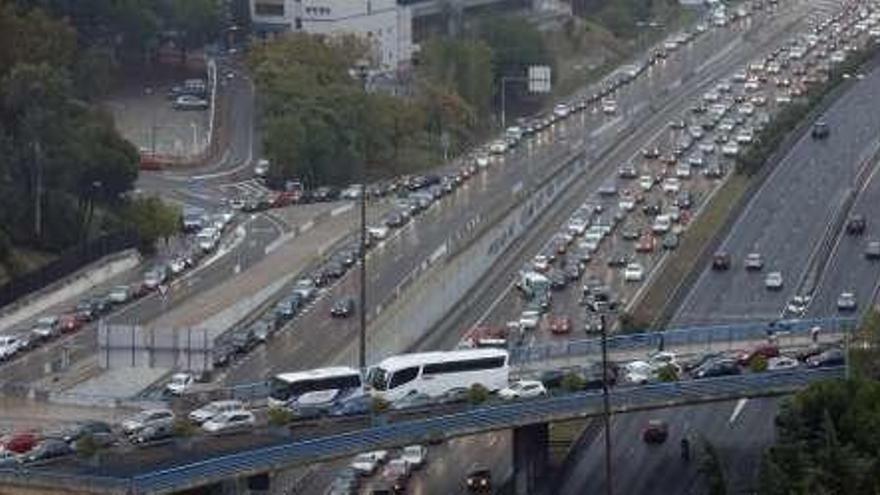 Más de cien kilómetros de atasco en Madrid por las tormentas