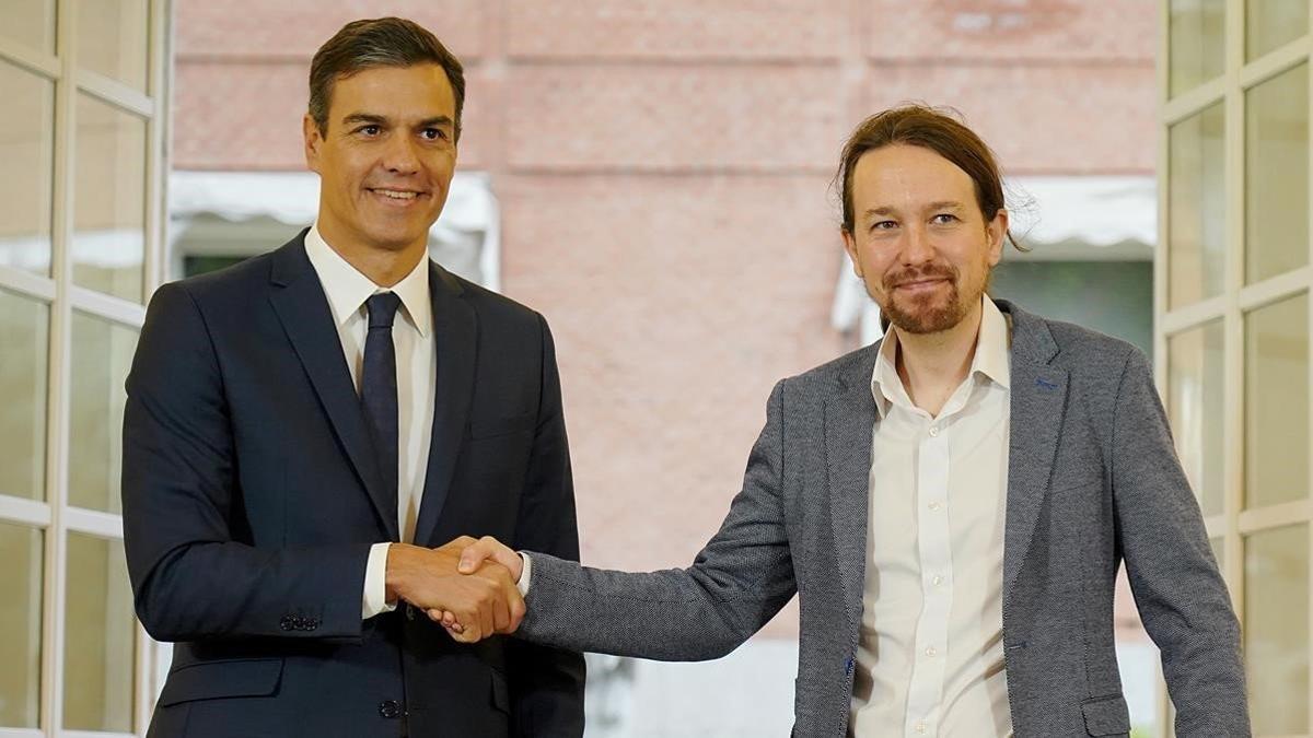 Pedro Sánchez y Pablo Iglesias formalizan el acuerdo sobre los Presupuestos del 2019, este jueves en la Moncloa.