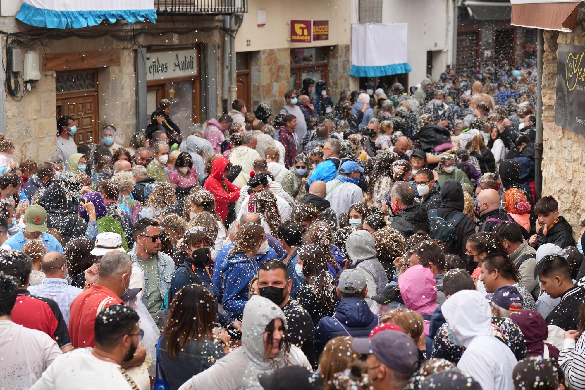 Búscate en el desfile de carrozas y disfraces de l'Anunci de Morella