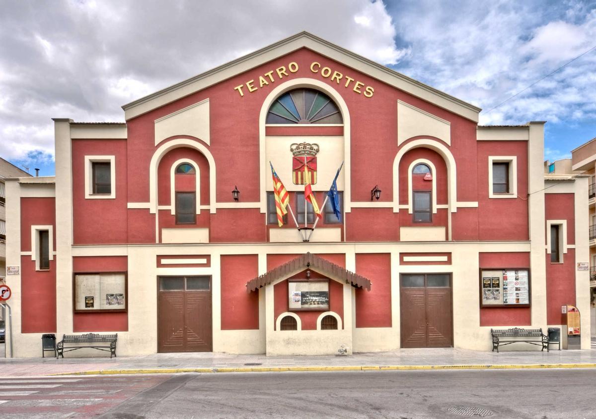 El Teatro Cortés de Almoradí es uno de los símbolos más importantes de la región.