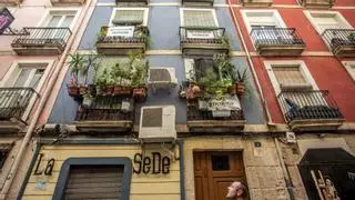 Vecinos del Casco Antiguo de Alicante, hartos de no poder dormir cuatro días a la semana