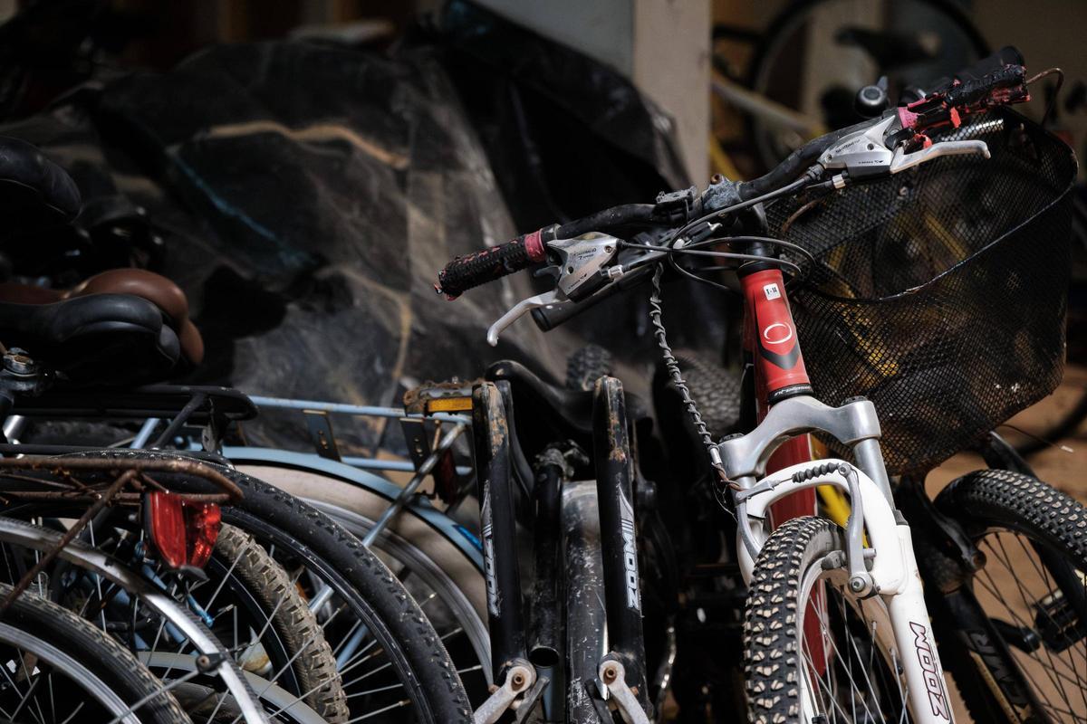 Todas las imágenes del proyecto de Alba Pau y sus bicicletas que llegarán a África.