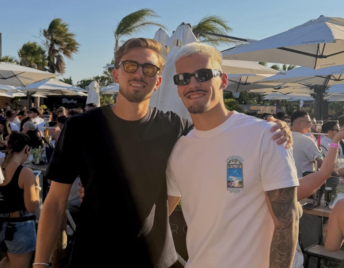Niño y Chupe juntos durante las vacaciones del Málaga CF.