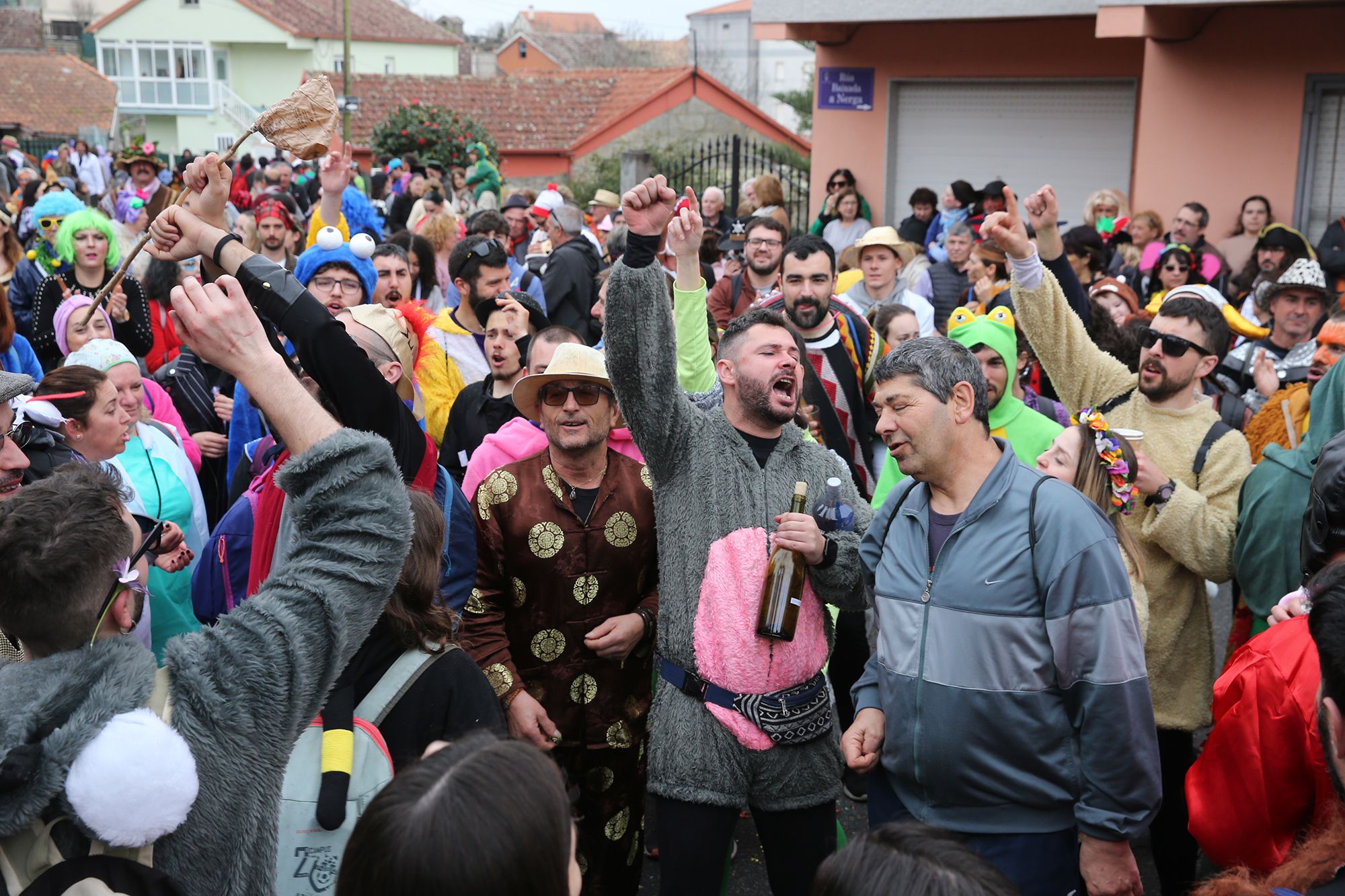 Búscate en las fotos del fin de fiesta del Entroido de O Hío