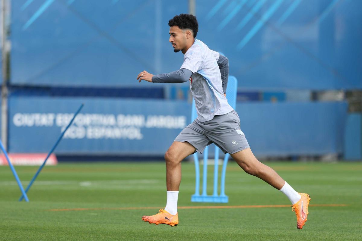 Omar El Hilali, en un entrenamiento en la Dani Jarque