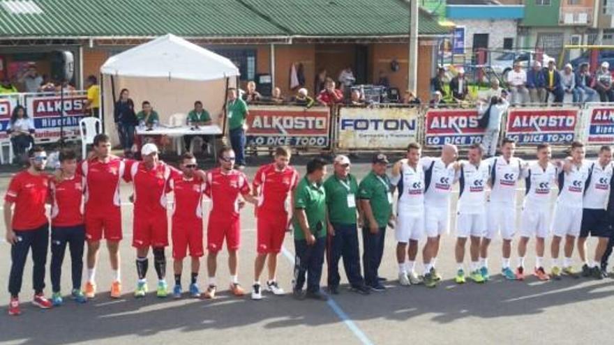 La selecció guanya la primera partida de Llargues