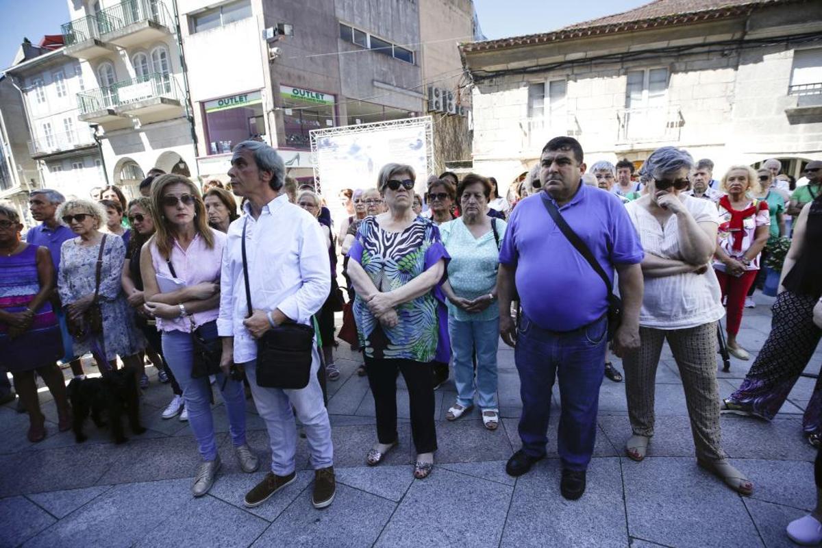 Lágrimas en Porriño por el crimen machista Lágrimas en Porriño por el crimen machista