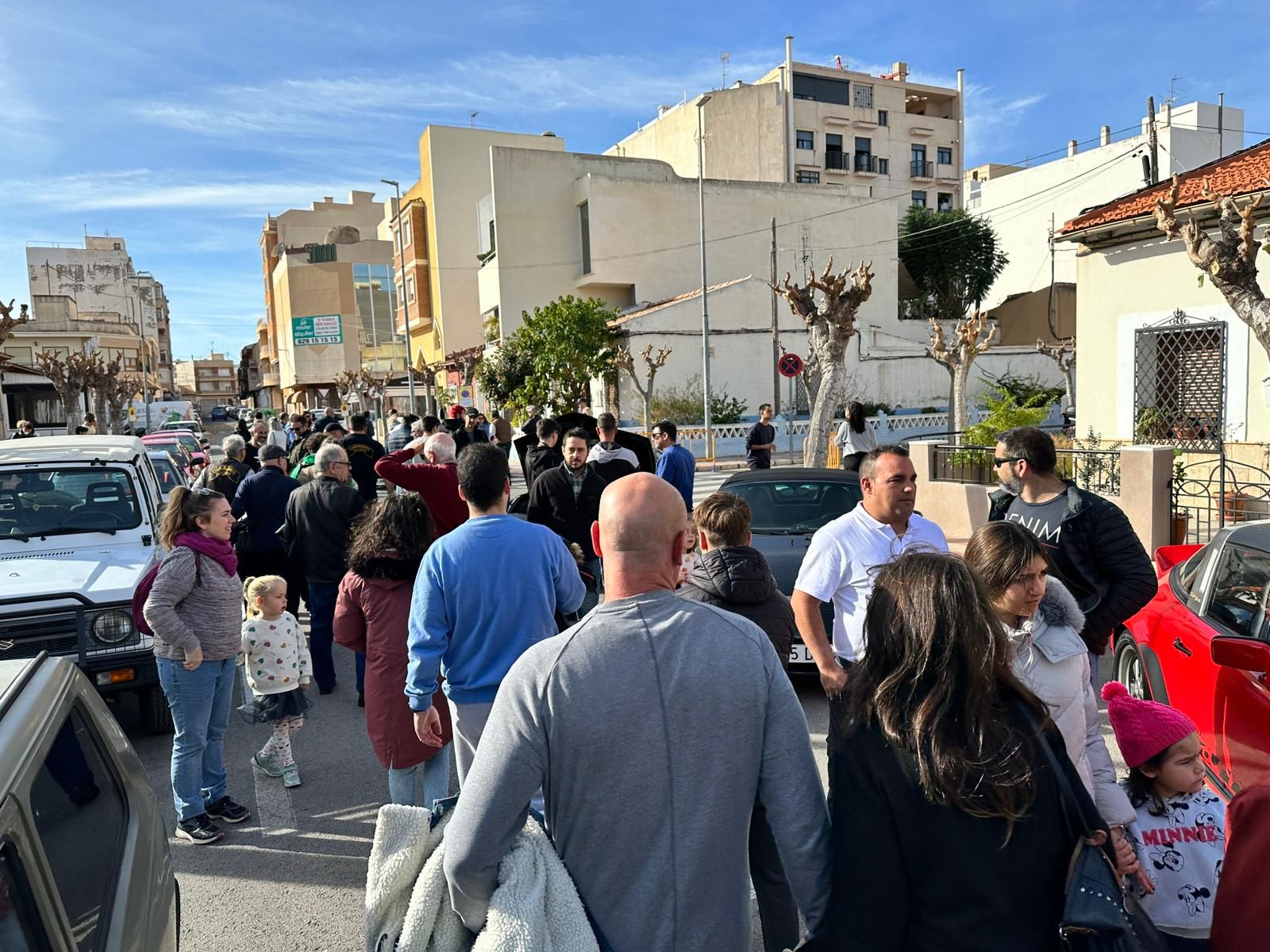 Alta participación en la concentración de coches clásicos y el Rallye de Navidad de El Campello