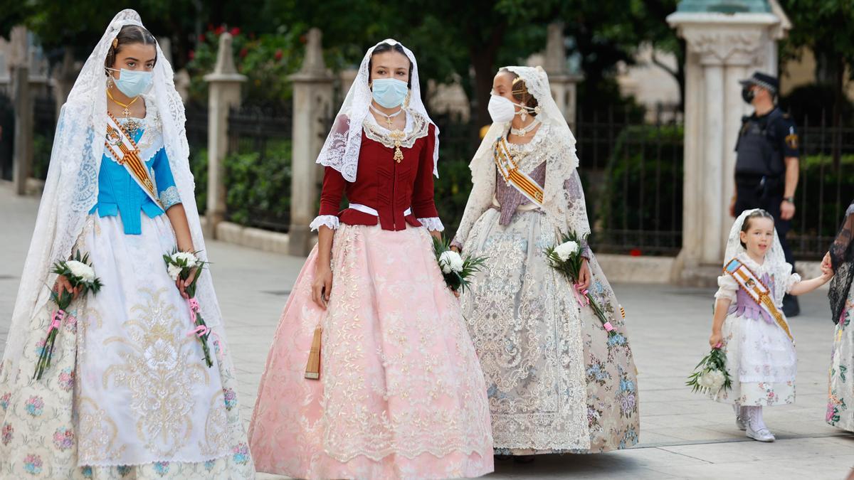 Búscate en el segundo día de Ofrenda por la calle Caballeros (entre las 18.00 y las 19.00 horas)