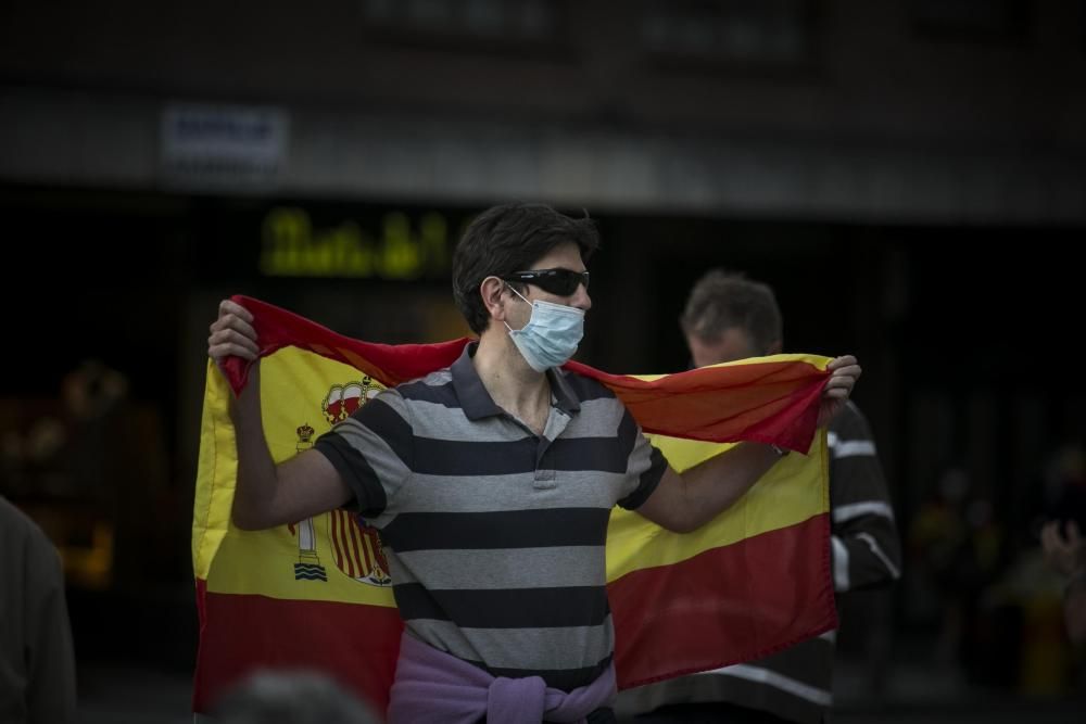 Cacerolada contra el gobierno en la plaza San Miguel, en Oviedo