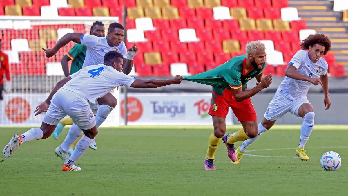 Choupo-Moting durante el partido ante Camerún
